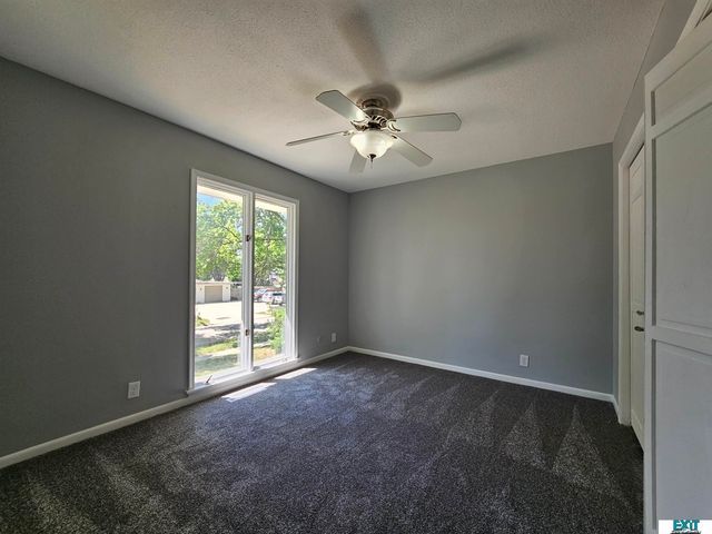 1540 Janssen Drive, Lincoln, NE 68506