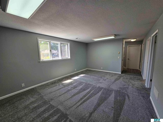 1540 Janssen Drive, Lincoln, NE 68506