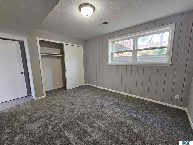 1540 Janssen Drive, Lincoln, NE 68506