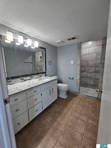 1540 Janssen Drive, Lincoln, NE 68506