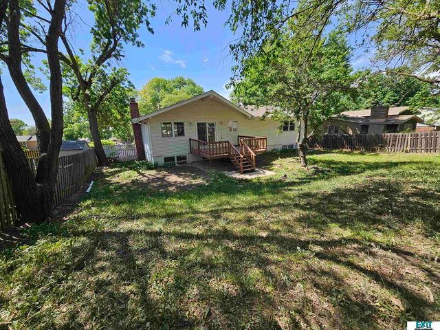 1540 Janssen Drive, Lincoln, NE 68506
