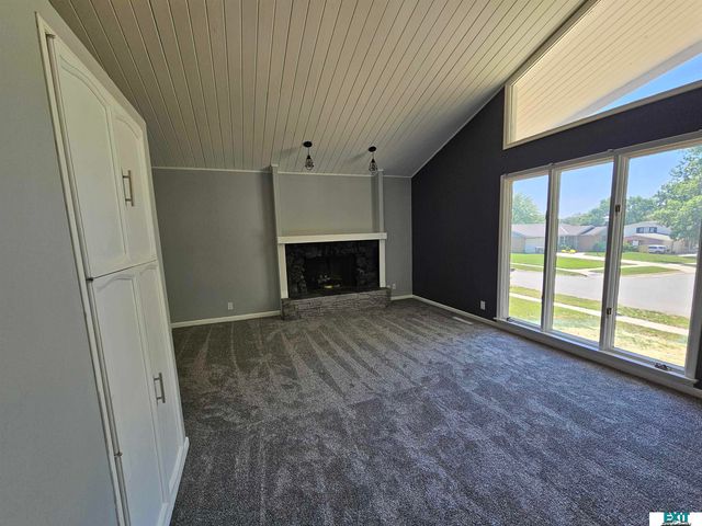 1540 Janssen Drive, Lincoln, NE 68506