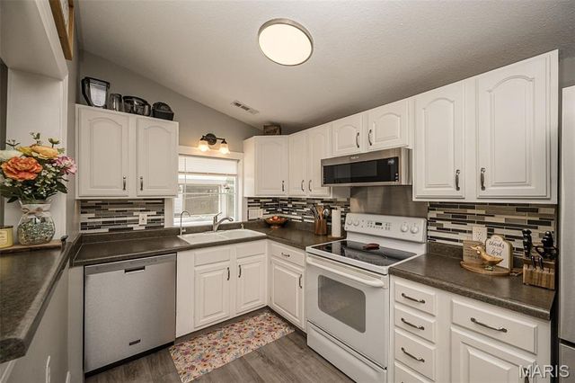 1101 Cliff Drive, Festus, MO 63028