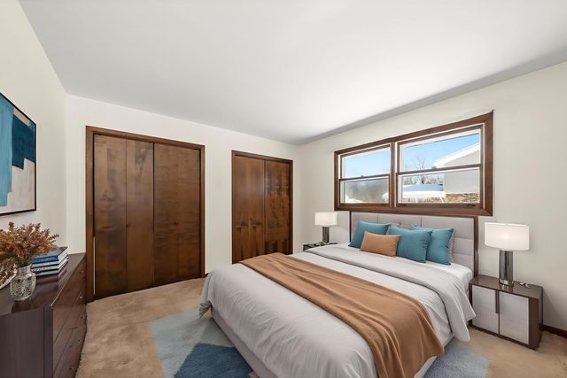 2033 E Hickory Street, Crete, IL 60417