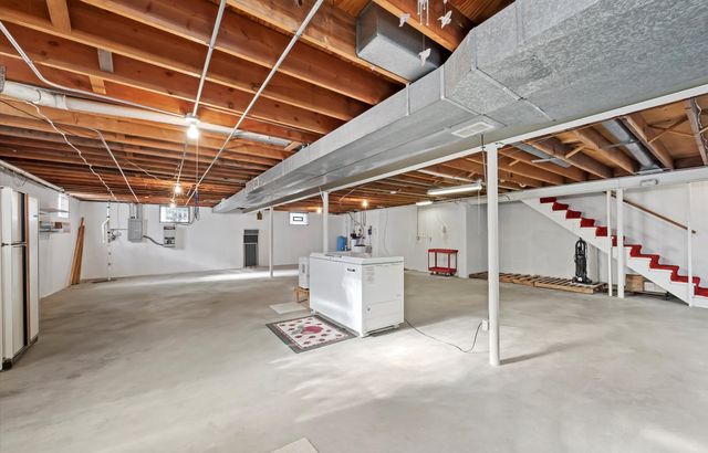 2033 E Hickory Street, Crete, IL 60417