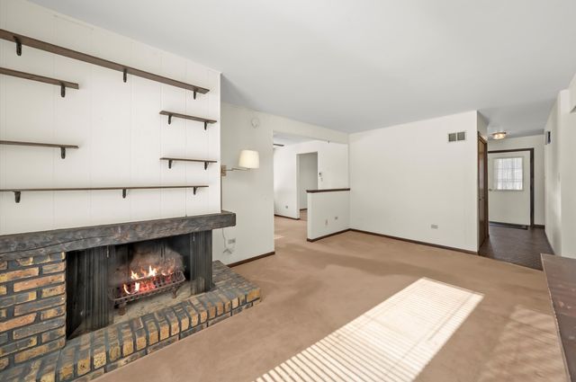 2033 E Hickory Street, Crete, IL 60417