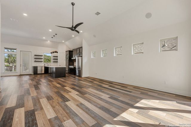 8619 Glass Gem, San Antonio, TX 78249