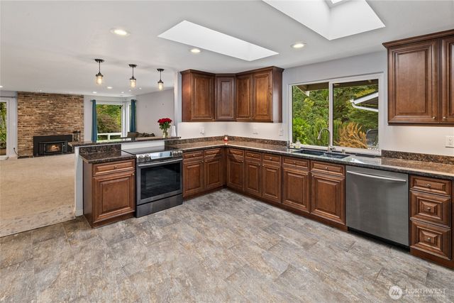 8126 70th Avenue Ct SW, Lakewood, WA 98499