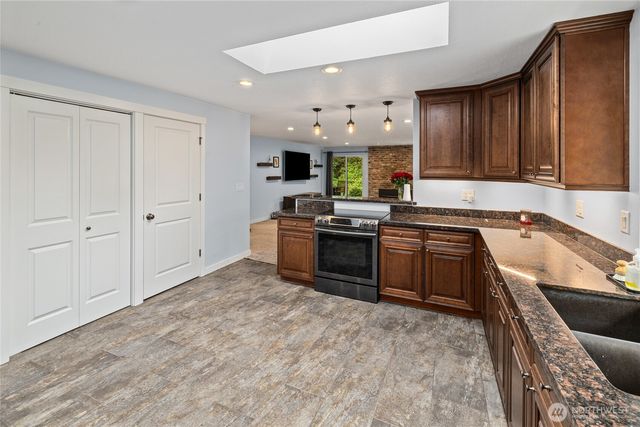 8126 70th Avenue Ct SW, Lakewood, WA 98499