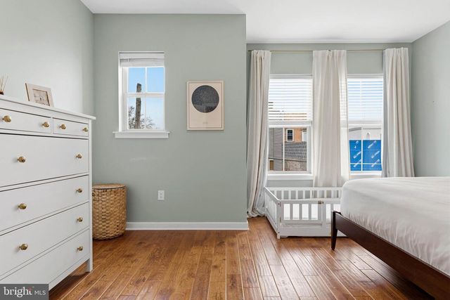 240 PIERCE ST, Philadelphia, PA 19148