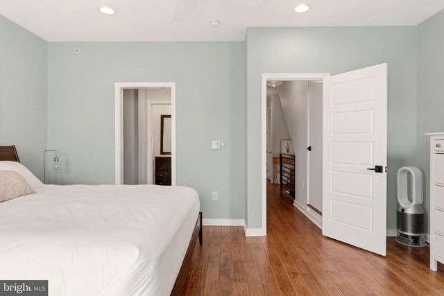 240 PIERCE ST, Philadelphia, PA 19148