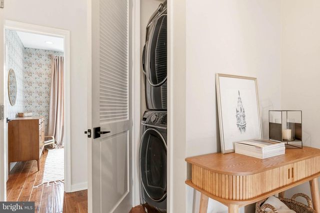 240 PIERCE ST, Philadelphia, PA 19148