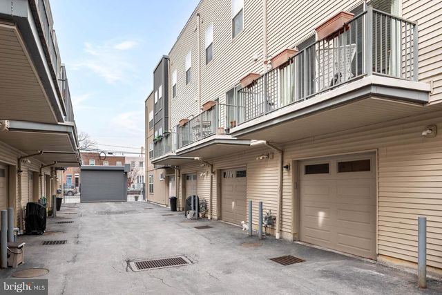 240 PIERCE ST, Philadelphia, PA 19148