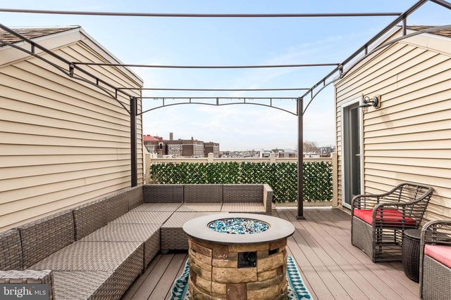 240 PIERCE ST, Philadelphia, PA 19148