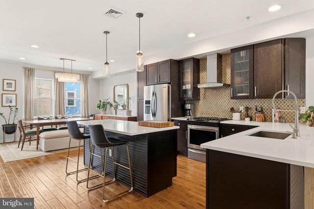 240 PIERCE ST, Philadelphia, PA 19148