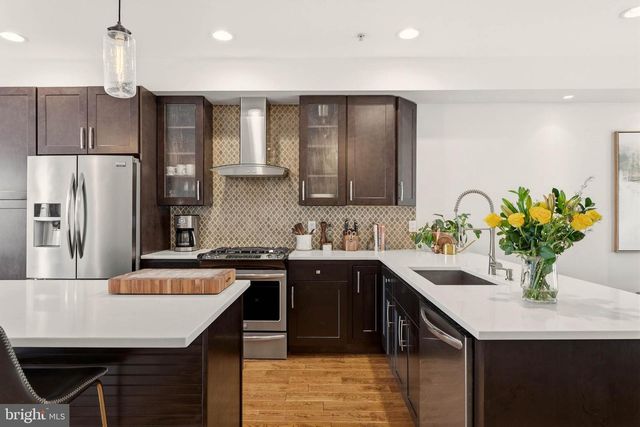 240 PIERCE ST, Philadelphia, PA 19148