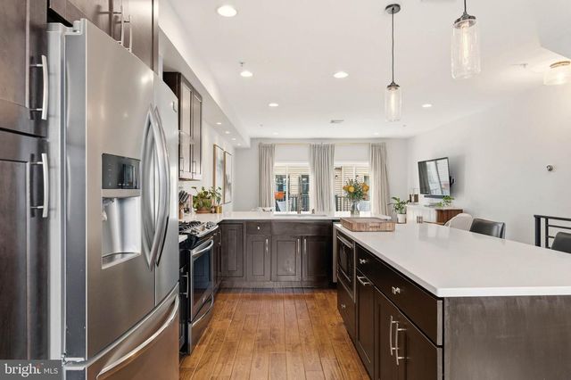 240 PIERCE ST, Philadelphia, PA 19148