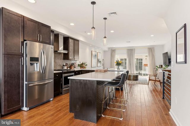 240 PIERCE ST, Philadelphia, PA 19148