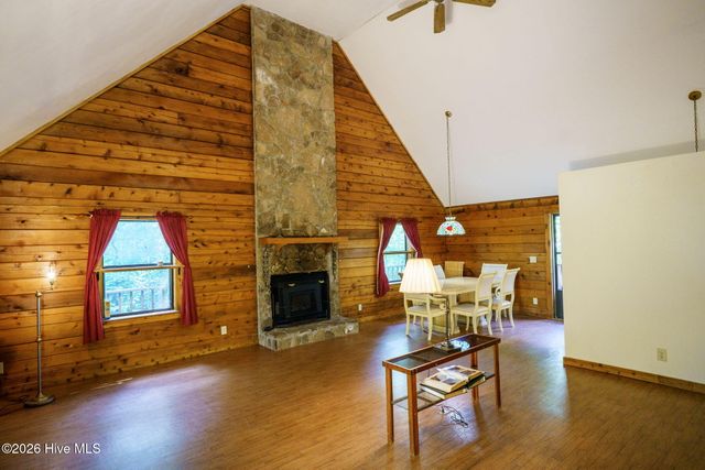 147 Holly Ridge Lane, Murphy, NC 28906