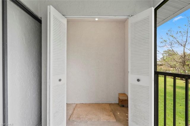 1208 Commonwealth CIR J 206, Naples, FL 34116