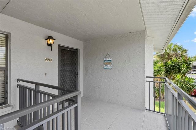 1208 Commonwealth CIR J 206, Naples, FL 34116