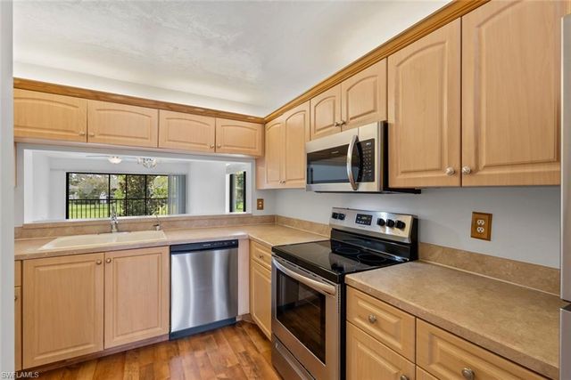 1208 Commonwealth CIR J 206, Naples, FL 34116