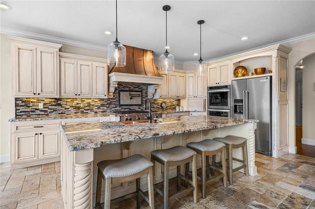 6331 W Valley View Road, Rogers, AR 72758