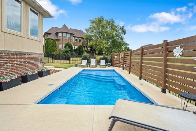 6331 W Valley View Road, Rogers, AR 72758