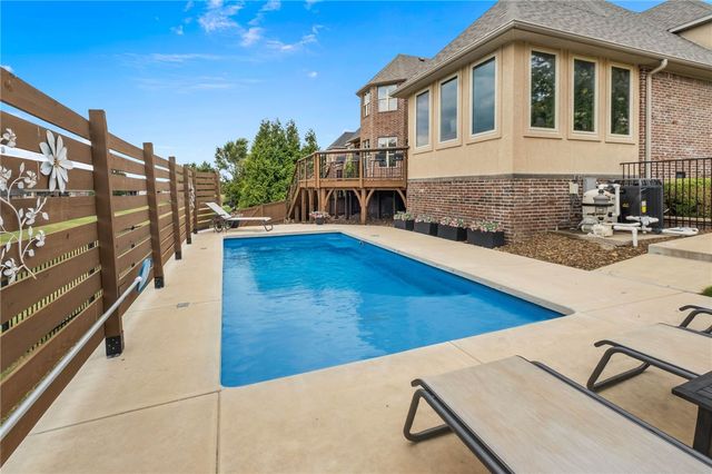 6331 W Valley View Road, Rogers, AR 72758