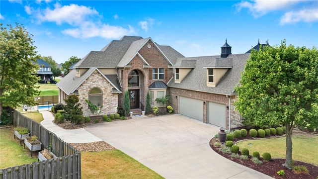 6331 W Valley View Road, Rogers, AR 72758