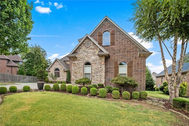6331 W Valley View Road, Rogers, AR 72758
