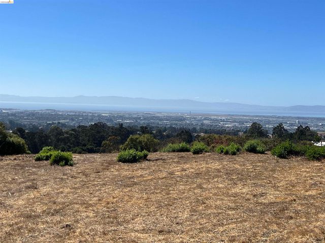 14381 Skyline Blvd, Oakland, CA 94619