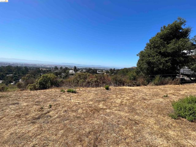 14381 Skyline Blvd, Oakland, CA 94619