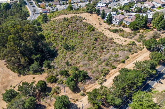14381 Skyline Blvd, Oakland, CA 94619