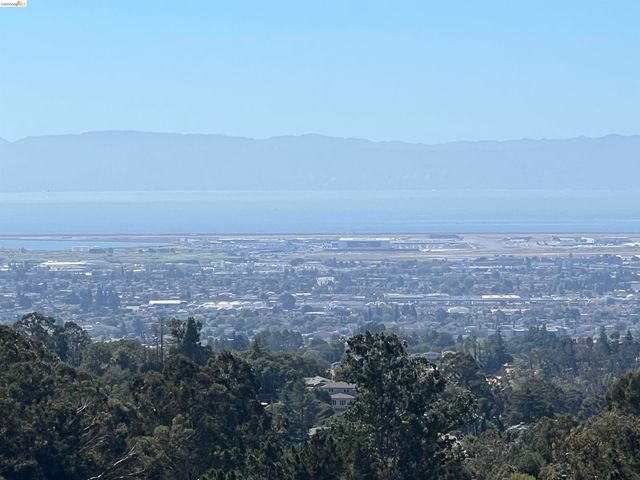 14381 Skyline Blvd, Oakland, CA 94619