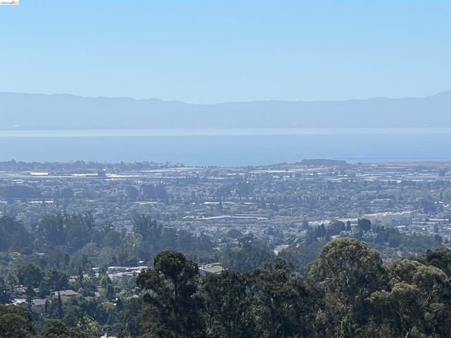 14381 Skyline Blvd, Oakland, CA 94619