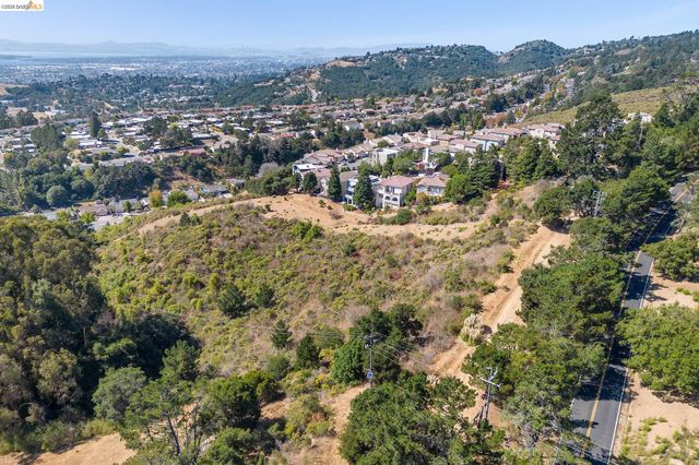 14381 Skyline Blvd, Oakland, CA 94619