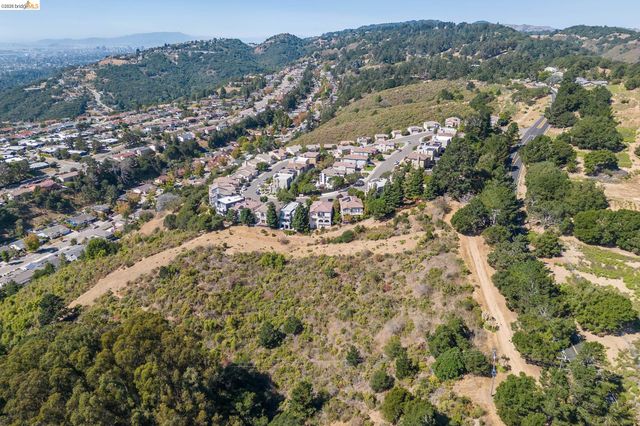 14381 Skyline Blvd, Oakland, CA 94619