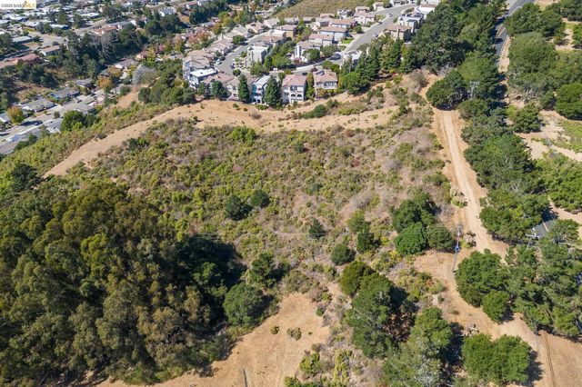 14381 Skyline Blvd, Oakland, CA 94619