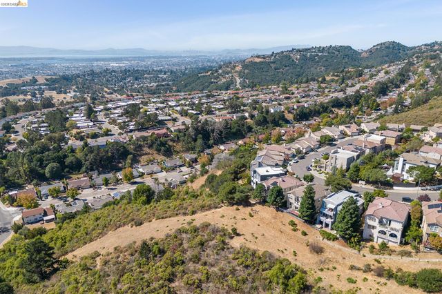14381 Skyline Blvd, Oakland, CA 94619
