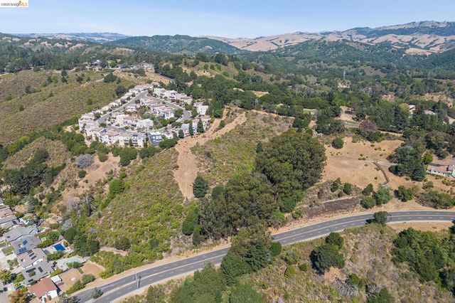 14381 Skyline Blvd, Oakland, CA 94619