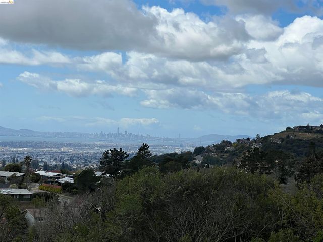 14381 Skyline Blvd, Oakland, CA 94619