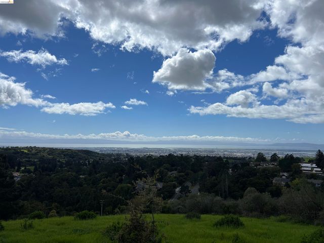 14381 Skyline Blvd, Oakland, CA 94619