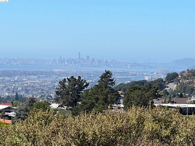 14381 Skyline Blvd, Oakland, CA 94619