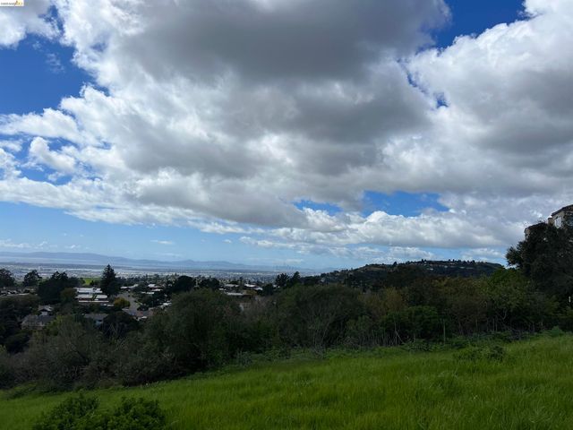 14381 Skyline Blvd, Oakland, CA 94619