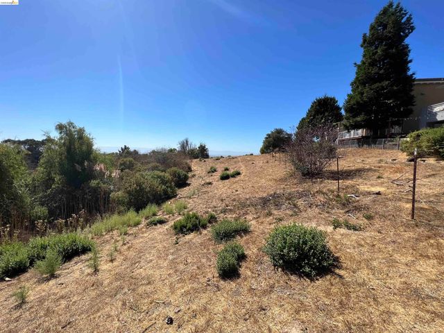 14381 Skyline Blvd, Oakland, CA 94619