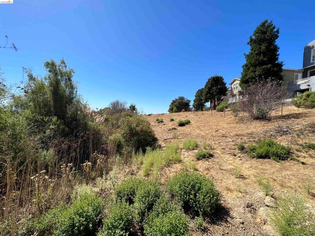 14381 Skyline Blvd, Oakland, CA 94619