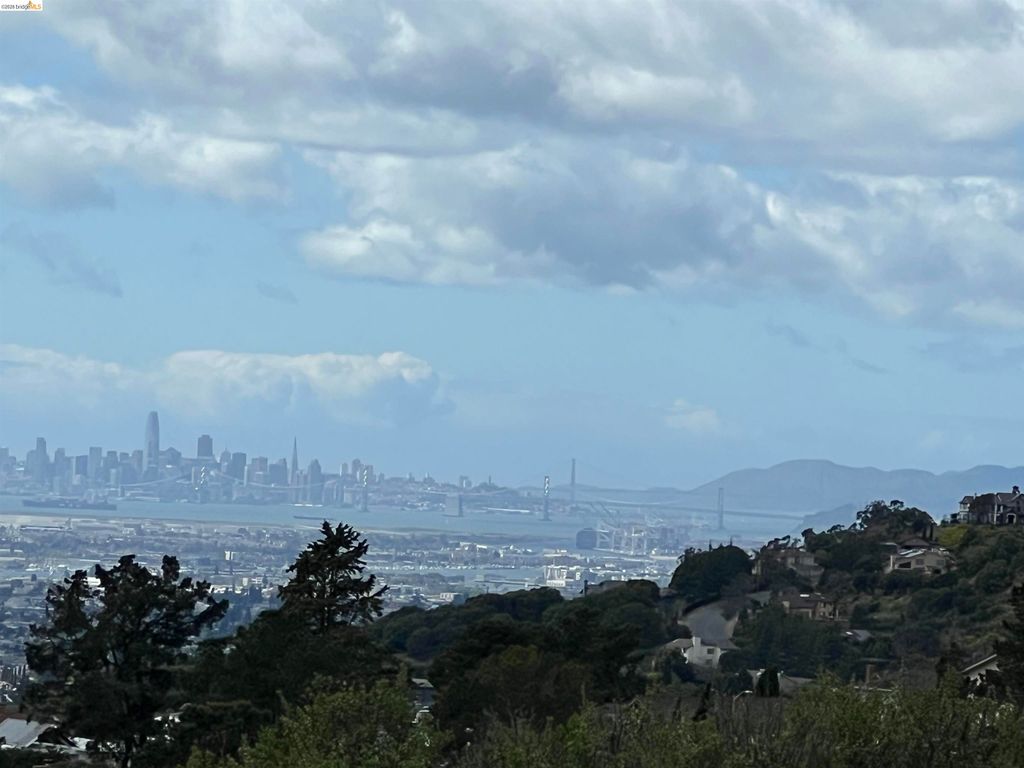 14381 Skyline Blvd, Oakland, CA 94619