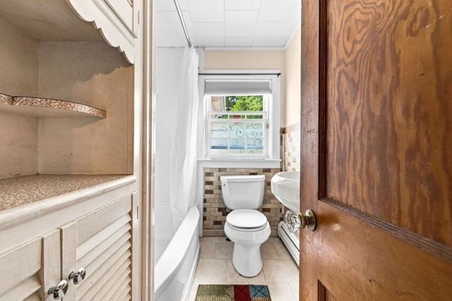 56 Hacker St, Fairhaven, MA 02719
