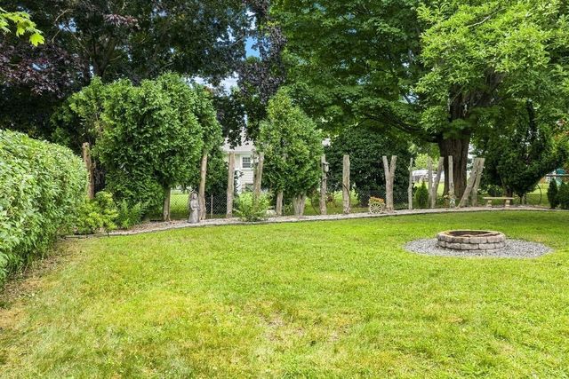 56 Hacker St, Fairhaven, MA 02719